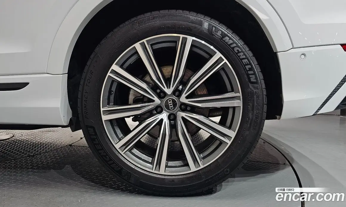 Audi Q8 2021 3.0 автомат (гидро), фото 7