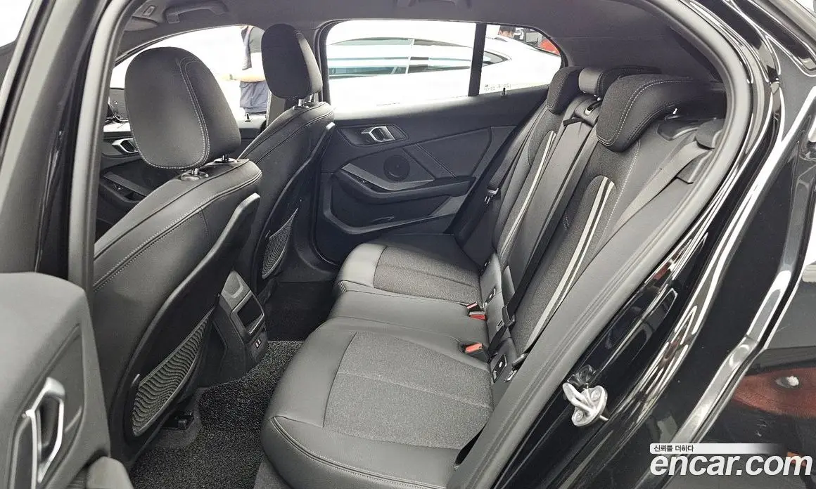 BMW 1 серия 2021 2.0 автомат (гидро), фото 16