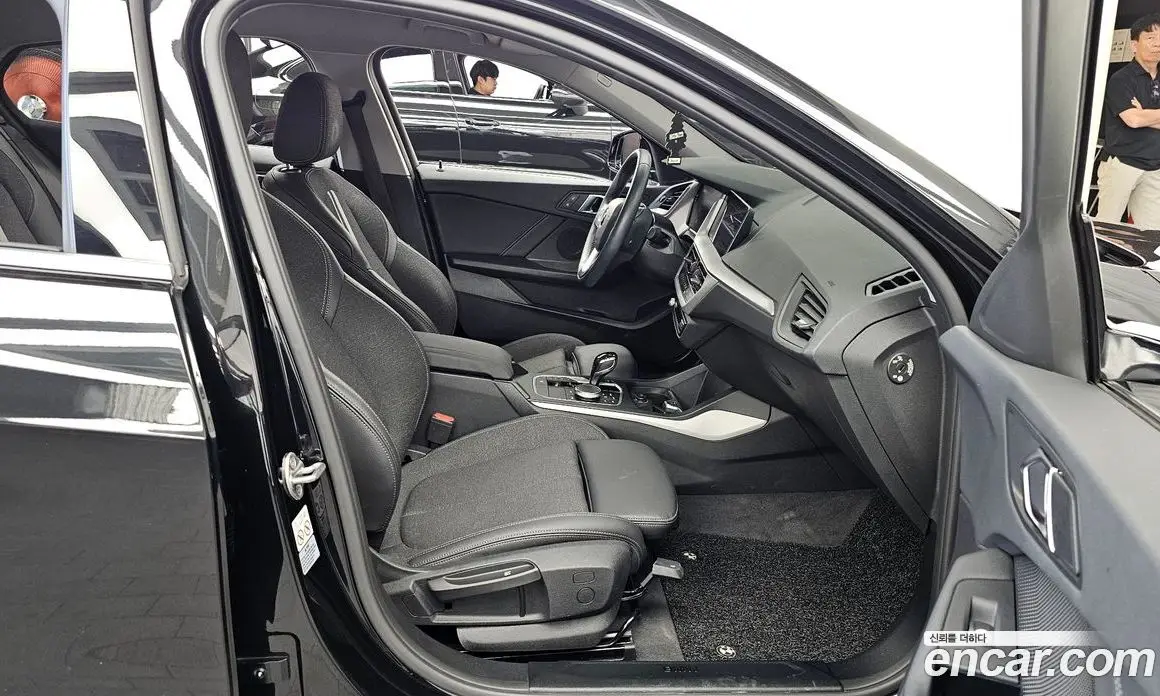 BMW 1 серия 2021 2.0 автомат (гидро), фото 17
