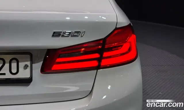 BMW 5 серия 2017 2.0 автомат (гидро), миниатюра 9 BMW 5 серия 2017 2.0 автомат (гидро), миниатюра 9