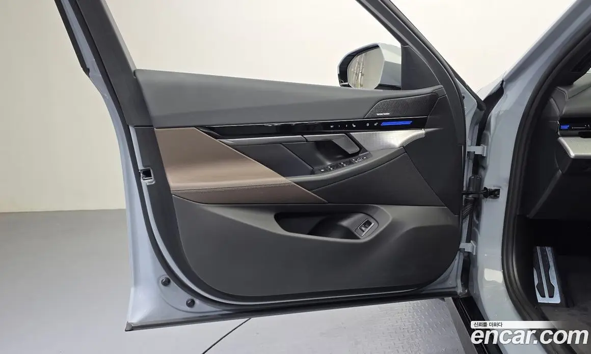 BMW 5 серия 2024 2.0 автомат (гидро), фото 14