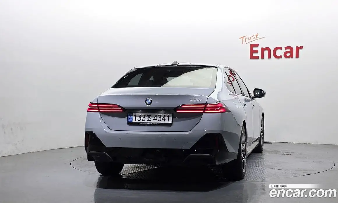 BMW 5 серия 2024 2.0 автомат (гидро), фото 4