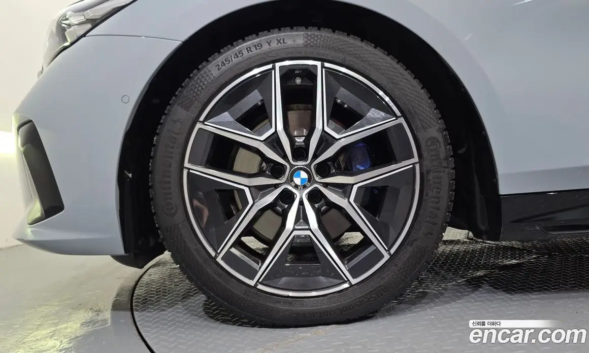 BMW 5 серия 2024 2.0 автомат (гидро), фото 5