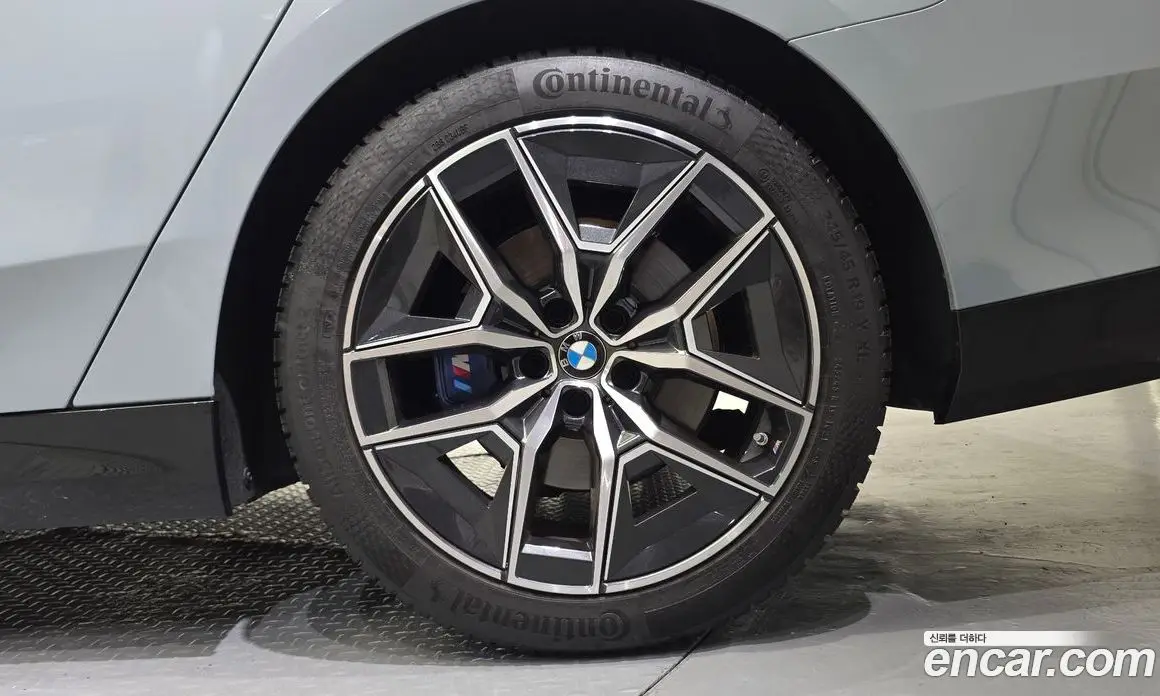 BMW 5 серия 2024 2.0 автомат (гидро), фото 7