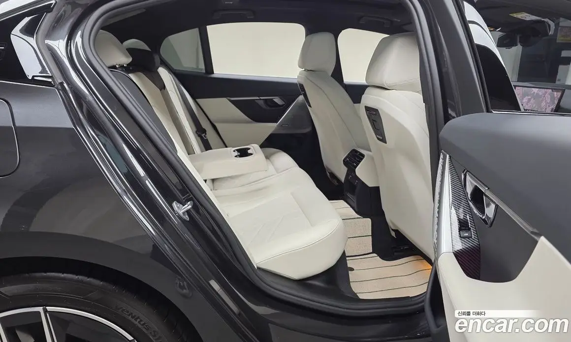 BMW 5 серия 2024 2.0 автомат (гидро), фото 16
