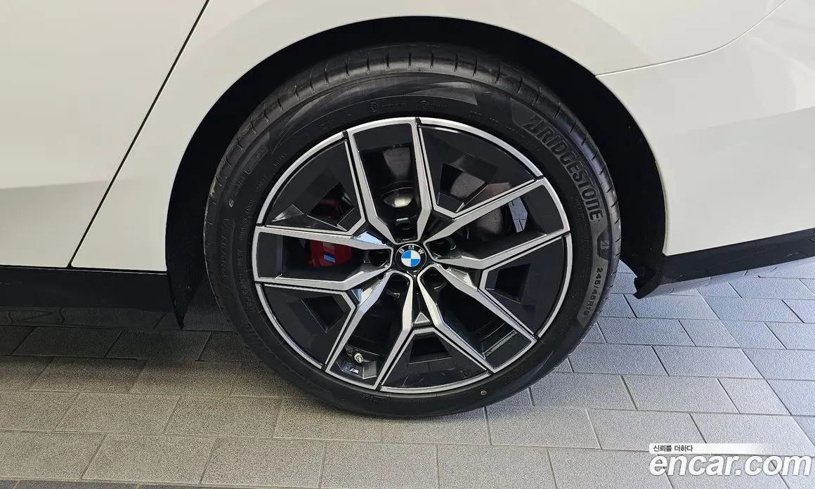 BMW 5 серия 2025 2.0 автомат (гидро), фото 7