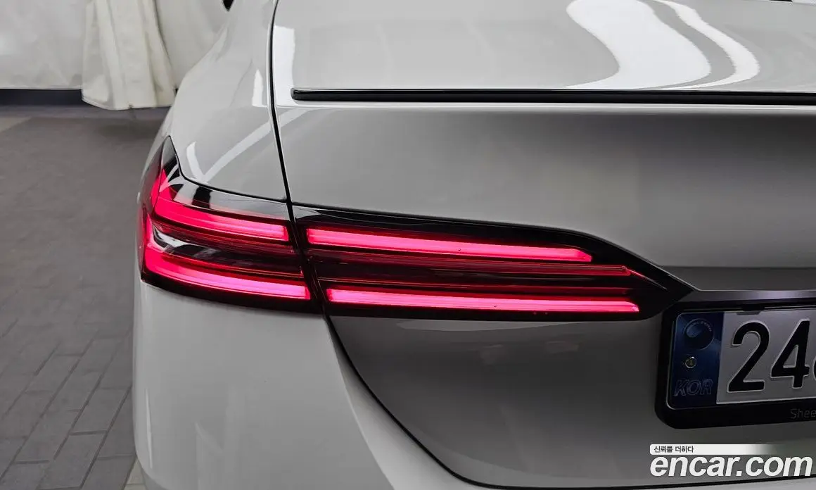 BMW 5 серия 2025 2.0 автомат (гидро), фото 9