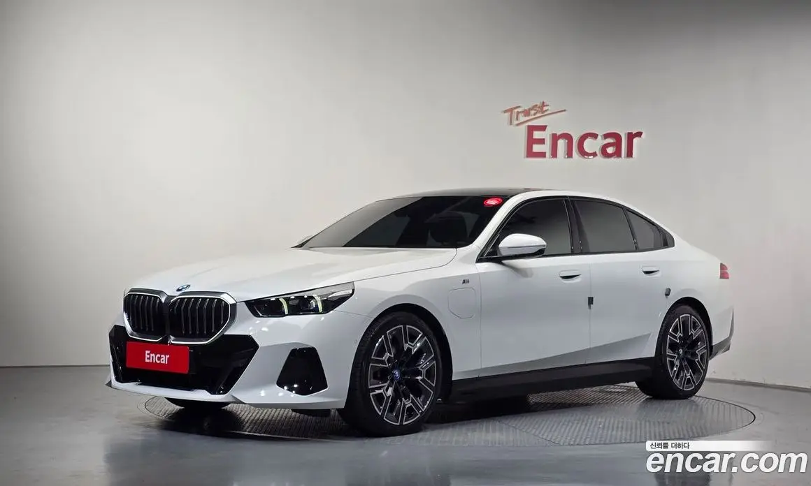 BMW 5 серия 2025 2.0 автомат (гидро), фото 1 BMW 5 серия 2025 2.0 автомат (гидро), фото 1