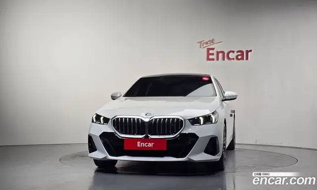 BMW 5 серия 2025 2.0 автомат (гидро), миниатюра 3 BMW 5 серия 2025 2.0 автомат (гидро), миниатюра 3