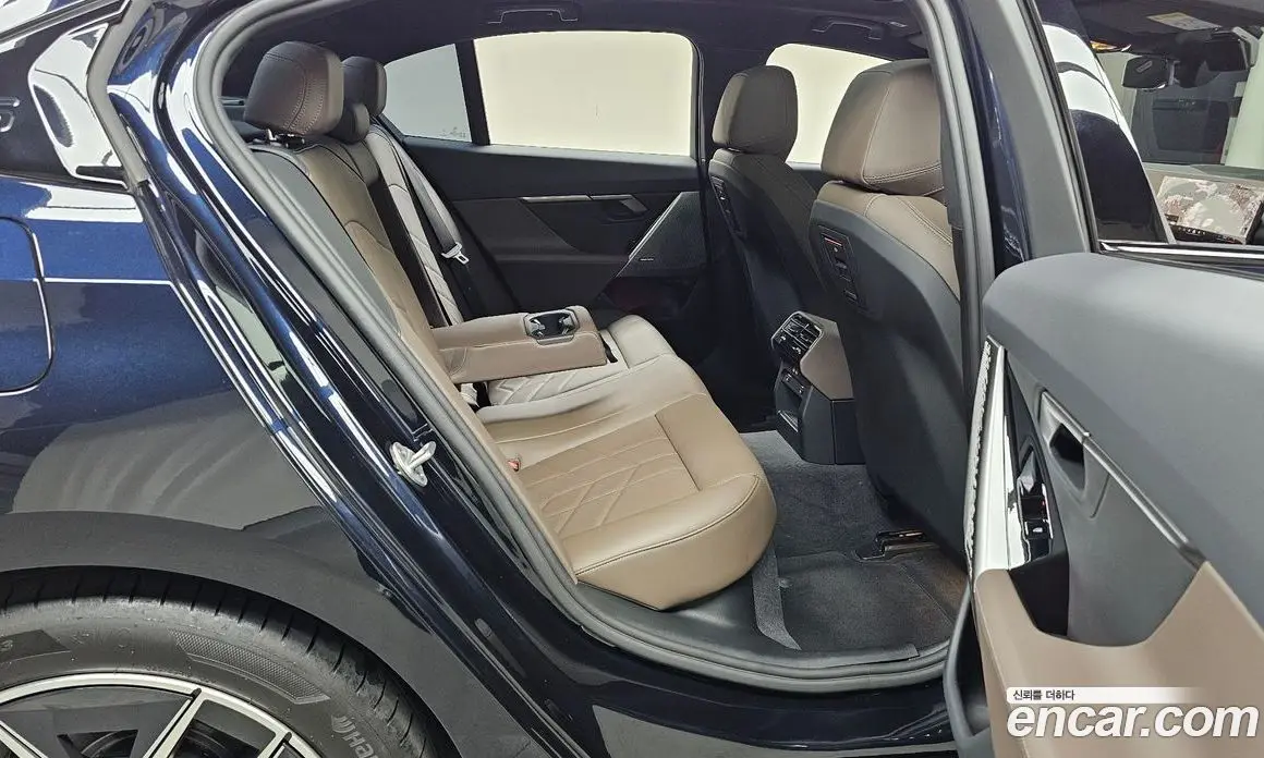 BMW 5 серия 2025 2.0 автомат (гидро), фото 16