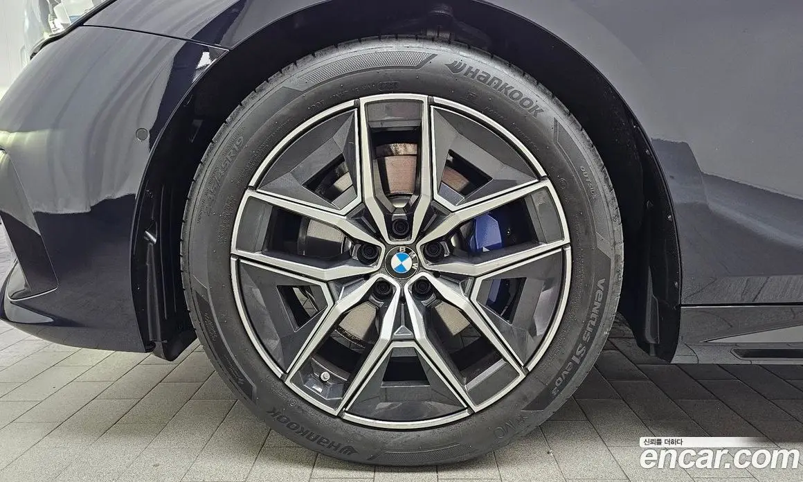 BMW 5 серия 2025 2.0 автомат (гидро), фото 4