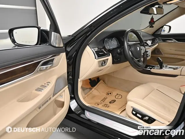 BMW 7 серия 2016 4.4 автомат (гидро), миниатюра 11 BMW 7 серия 2016 4.4 автомат (гидро), миниатюра 11