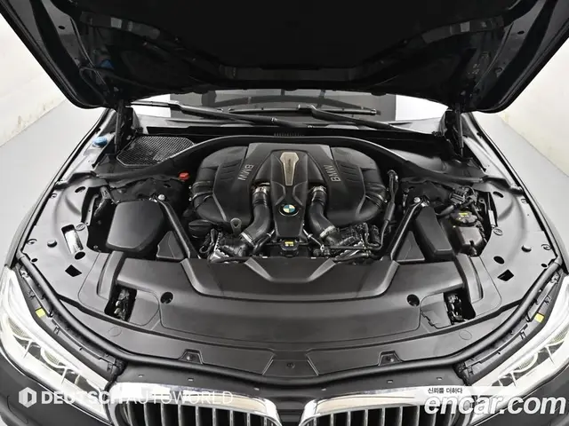 BMW 7 серия 2016 4.4 автомат (гидро), миниатюра 6 BMW 7 серия 2016 4.4 автомат (гидро), миниатюра 6