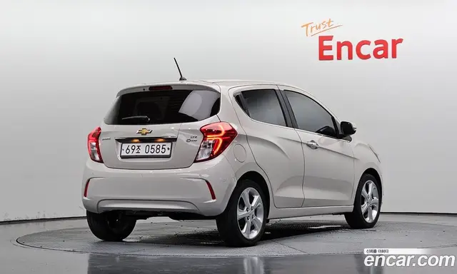 Chevrolet Spark 2016 1.0 автомат (гидро), миниатюра 2
