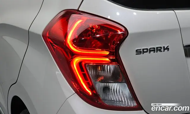 Chevrolet Spark 2016 1.0 автомат (гидро), миниатюра 9