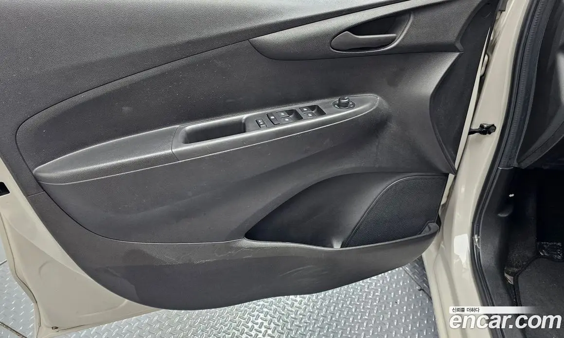 Chevrolet Spark 2019 1.0 автомат (гидро), фото 14