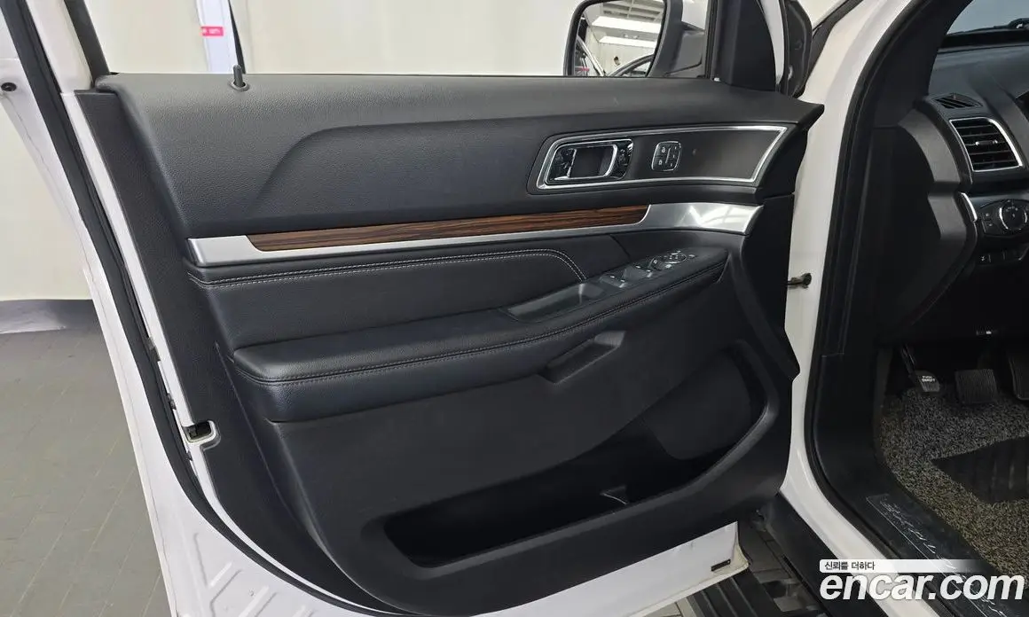 Ford Explorer 2018 2.3 автомат (гидро), фото 14