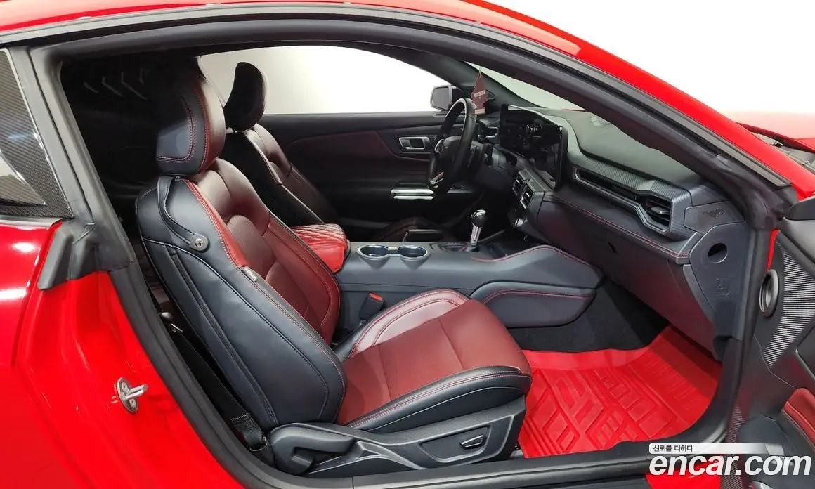 Ford Mustang 2024 5.0 автомат (гидро), фото 17