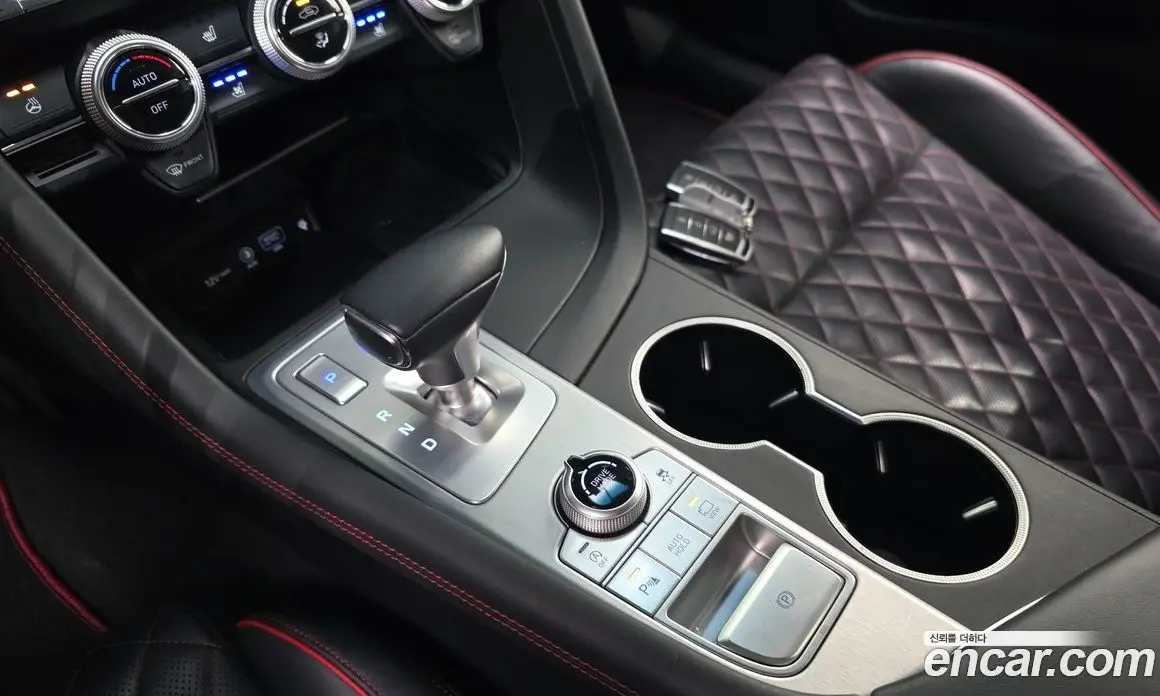 Genesis G70 2018 2.0 автомат (гидро), фото 12 Genesis G70 2018 2.0 автомат (гидро), фото 12