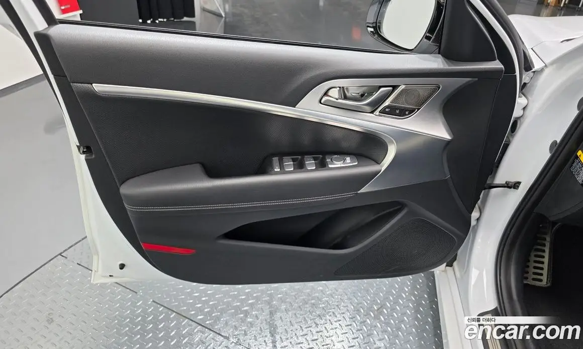 Genesis G70 2018 2.0 автомат (гидро), фото 13 Genesis G70 2018 2.0 автомат (гидро), фото 13