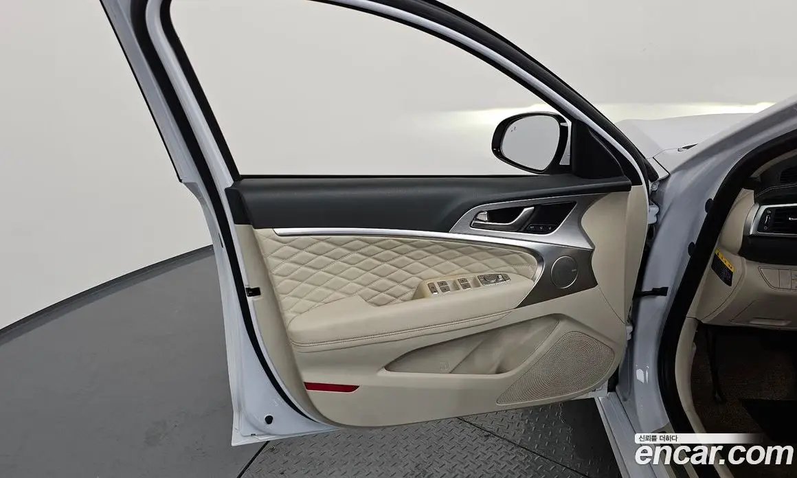 Genesis G70 2018 2.0 автомат (гидро), фото 13 Genesis G70 2018 2.0 автомат (гидро), фото 13