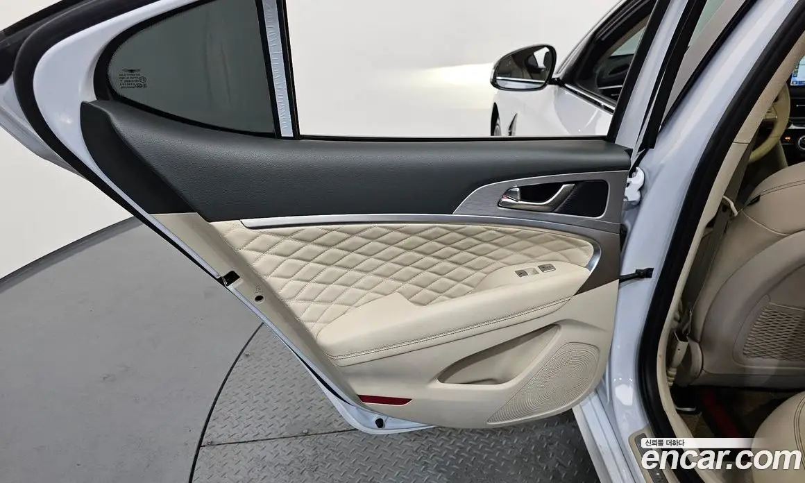 Genesis G70 2018 2.0 автомат (гидро), фото 14 Genesis G70 2018 2.0 автомат (гидро), фото 14