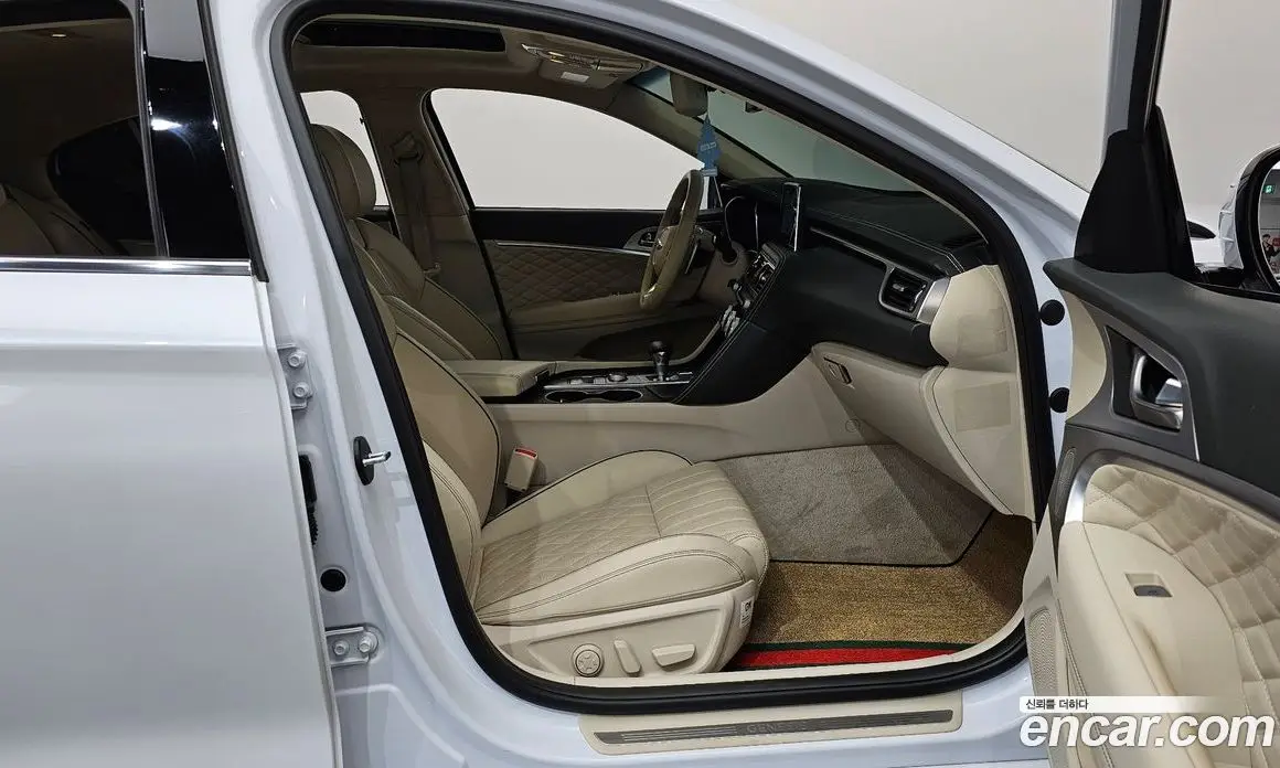 Genesis G70 2018 2.0 автомат (гидро), фото 15 Genesis G70 2018 2.0 автомат (гидро), фото 15