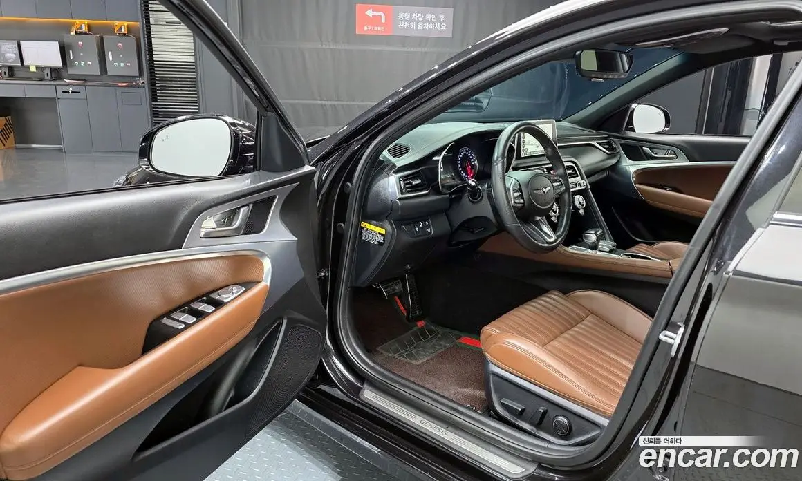 Genesis G70 2019 2.0 автомат (гидро), фото 12 Genesis G70 2019 2.0 автомат (гидро), фото 12