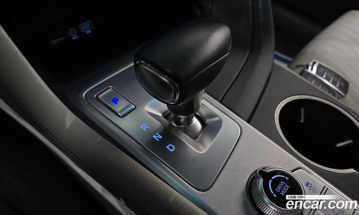 Genesis G70 2019 2.0 автомат (гидро), фото 12 Genesis G70 2019 2.0 автомат (гидро), фото 12