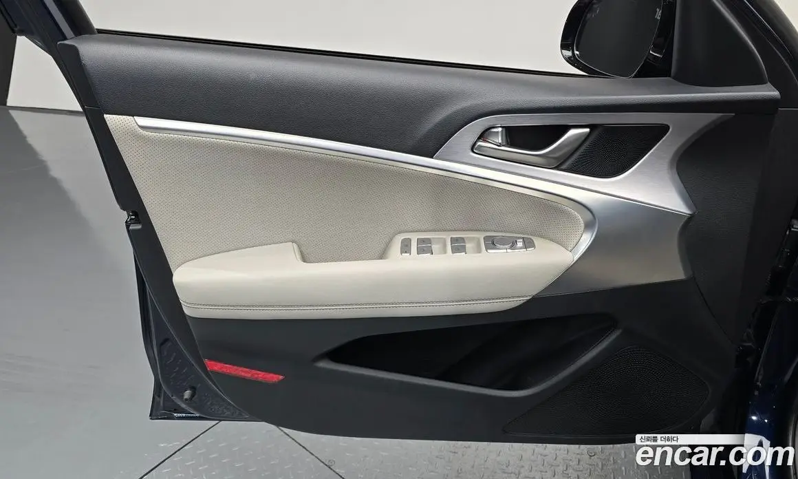 Genesis G70 2019 2.0 автомат (гидро), фото 14 Genesis G70 2019 2.0 автомат (гидро), фото 14