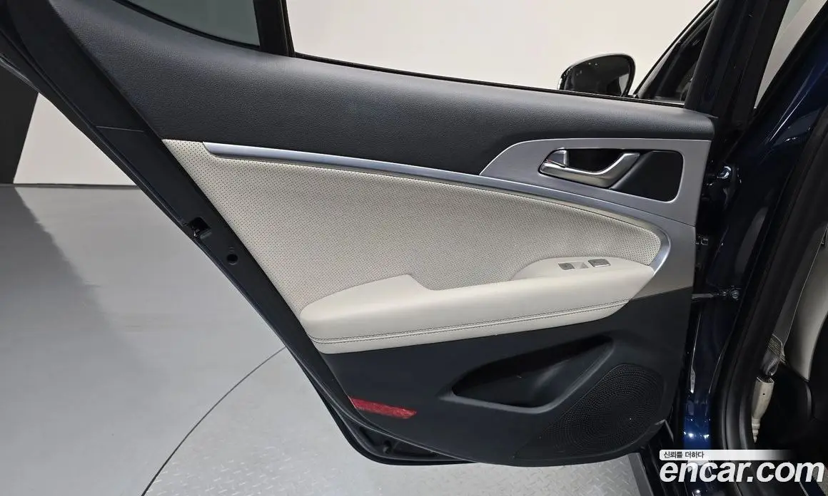 Genesis G70 2019 2.0 автомат (гидро), фото 15 Genesis G70 2019 2.0 автомат (гидро), фото 15