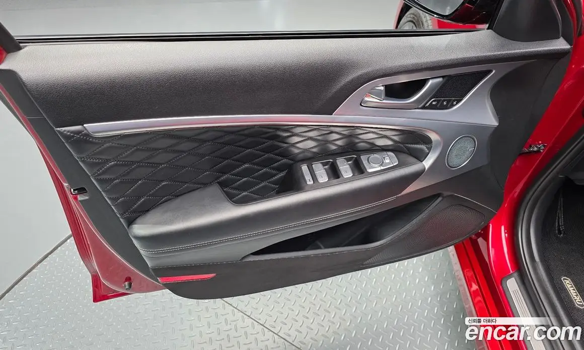 Genesis G70 2019 2.0 автомат (гидро), фото 13 Genesis G70 2019 2.0 автомат (гидро), фото 13