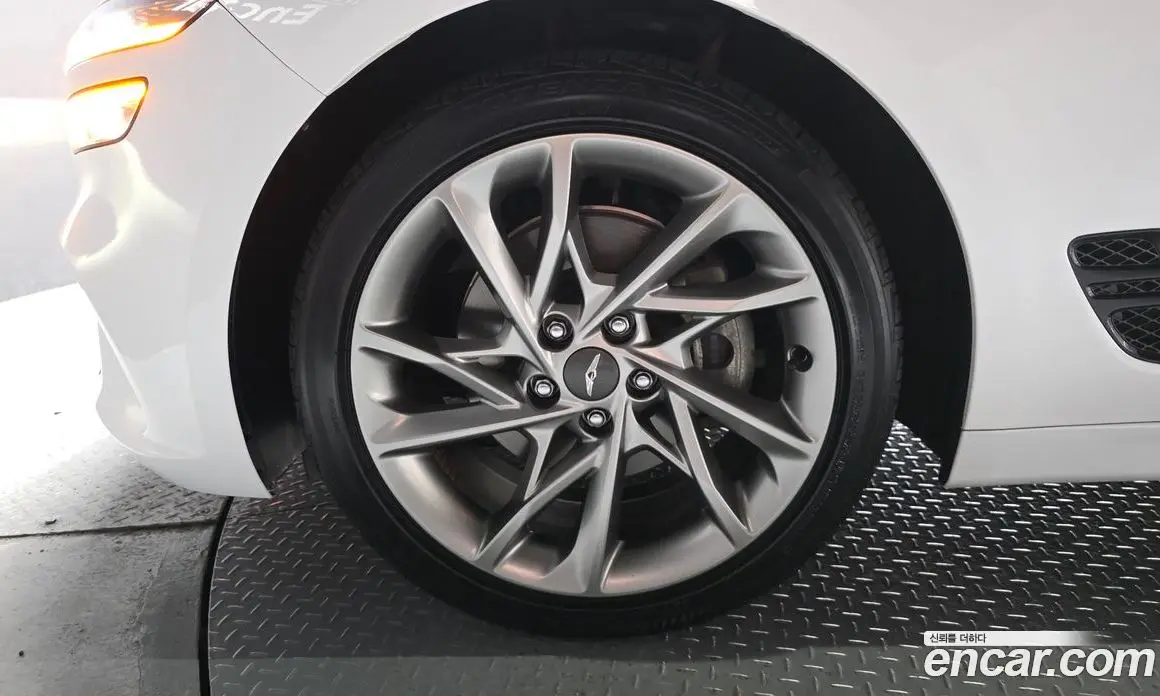 Genesis G70 2020 2.0 автомат (гидро), фото 4