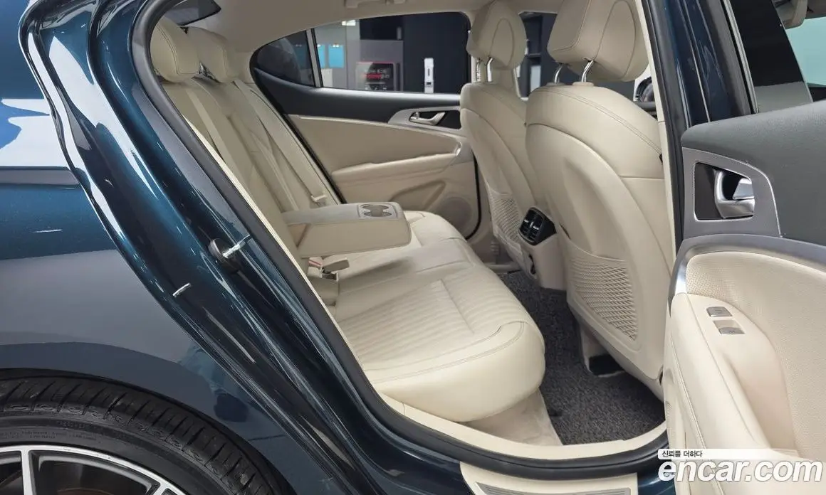 Genesis G70 2021 2.0 автомат (гидро), фото 18 Genesis G70 2021 2.0 автомат (гидро), фото 18