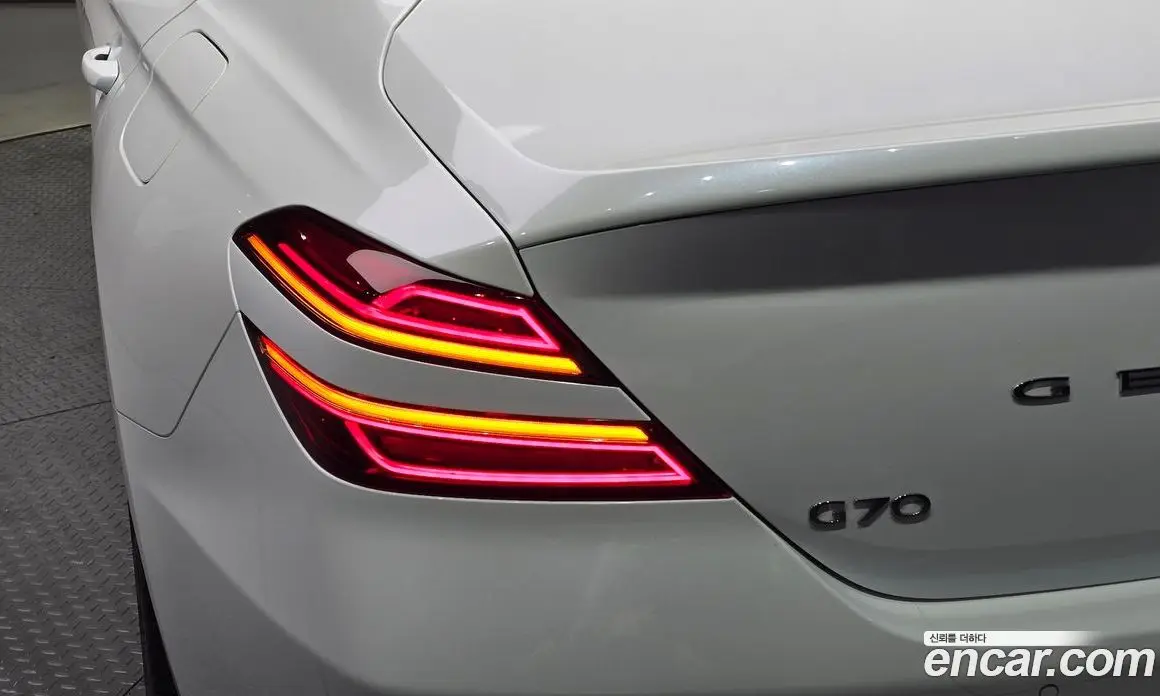 Genesis G70 2025 2.5 автомат (гидро), фото 9