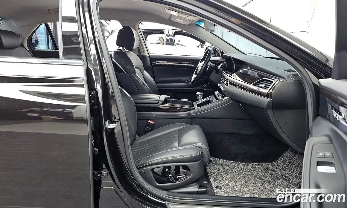 Genesis G90 2018 3.8 автомат (гидро), фото 17 Genesis G90 2018 3.8 автомат (гидро), фото 17
