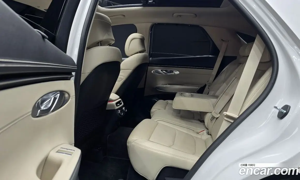Genesis GV70 2023 2.5 автомат (гидро), фото 17 Genesis GV70 2023 2.5 автомат (гидро), фото 17
