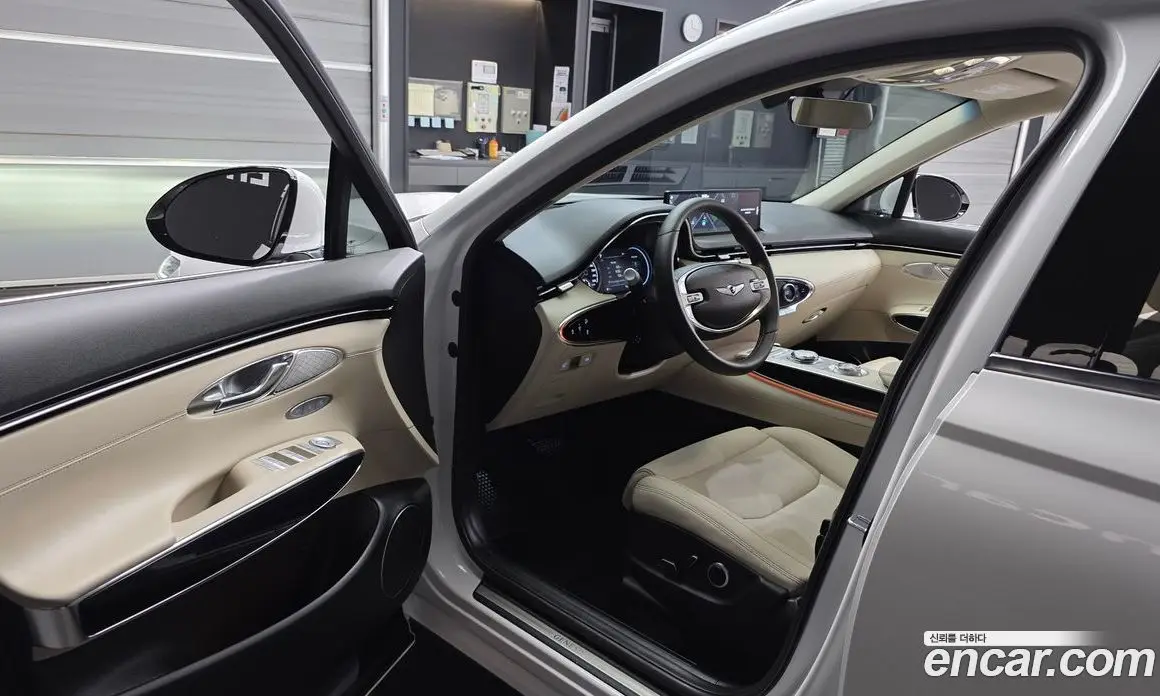 Genesis GV70 2023 2.5 автомат (гидро), фото 13