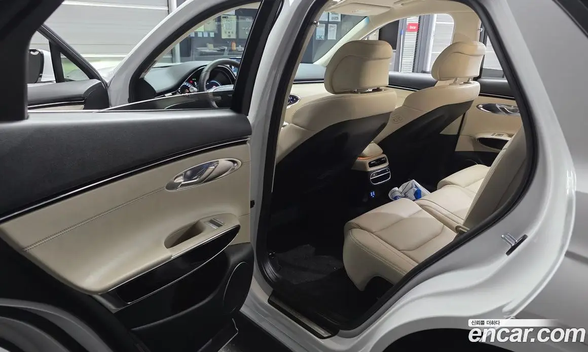 Genesis GV70 2023 2.5 автомат (гидро), фото 17