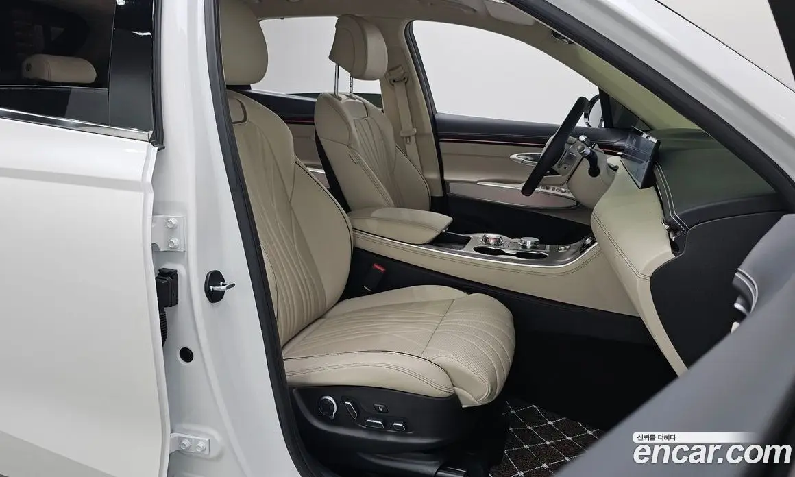 Genesis GV70 2024 3.5 автомат (гидро), фото 16