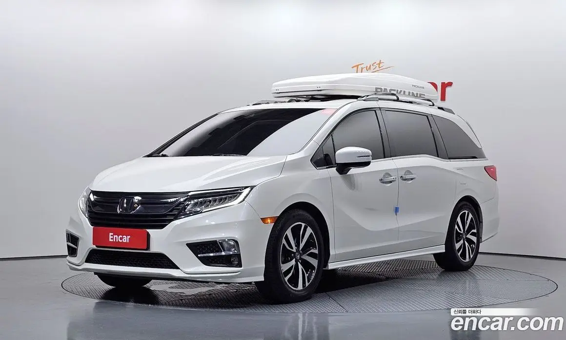 Honda Odyssey 2018 3.5 автомат (гидро), фото 1 Honda Odyssey 2018 3.5 автомат (гидро), фото 1
