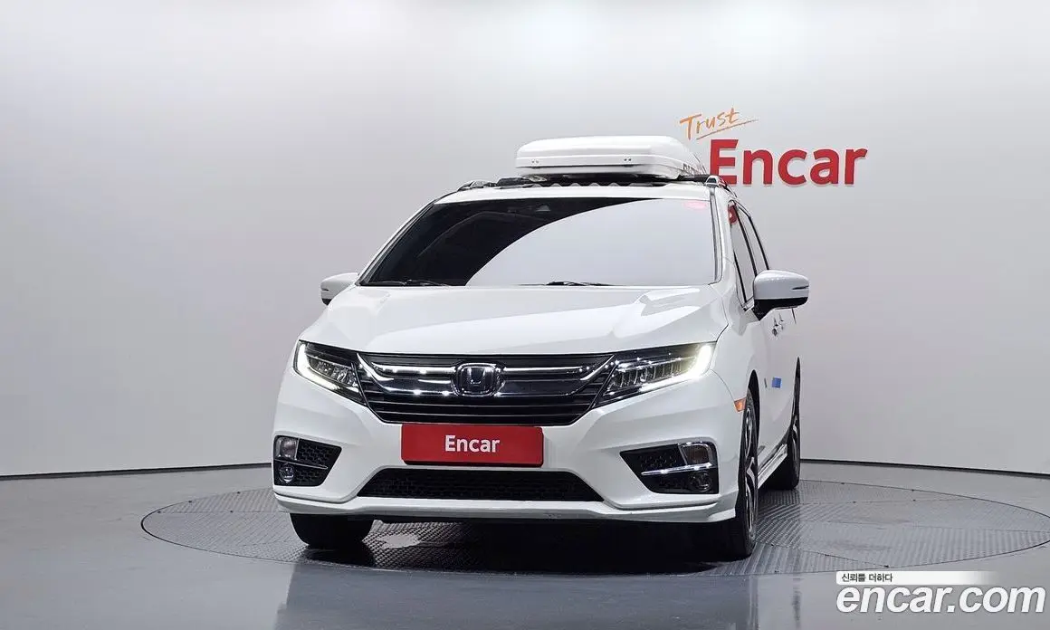 Honda Odyssey 2018 3.5 автомат (гидро), фото 3 Honda Odyssey 2018 3.5 автомат (гидро), фото 3