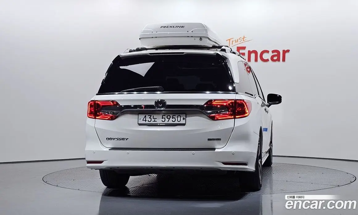Honda Odyssey 2018 3.5 автомат (гидро), фото 4 Honda Odyssey 2018 3.5 автомат (гидро), фото 4