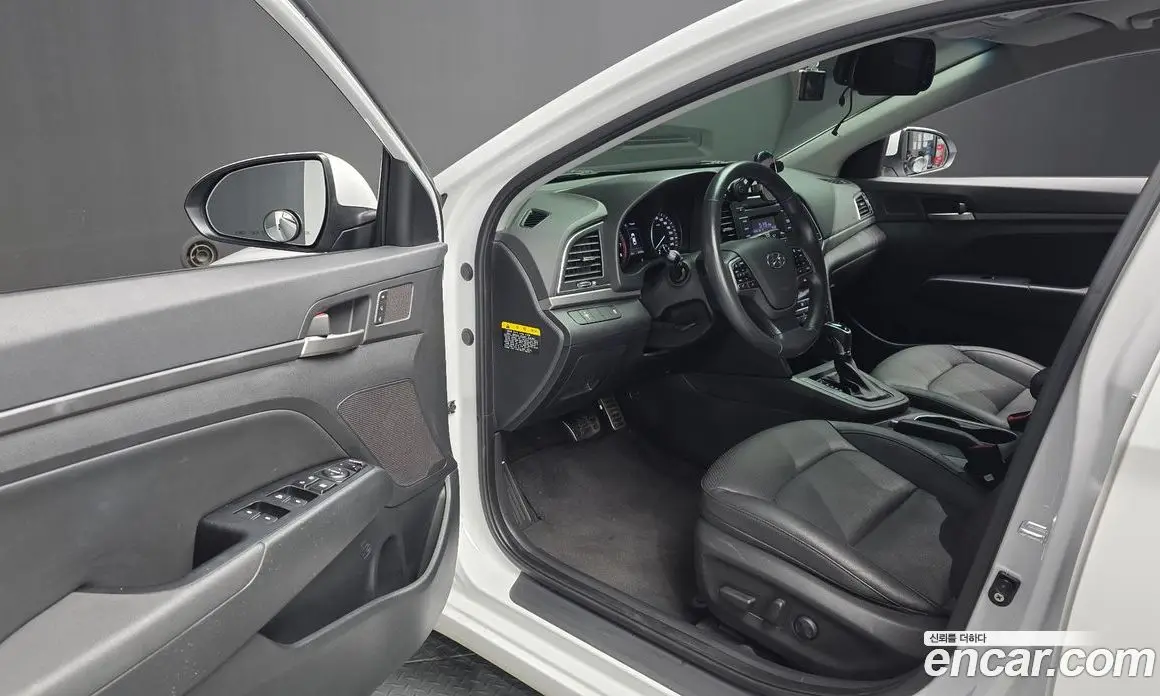 Hyundai Avante 2017 1.6 автомат (гидро), фото 12