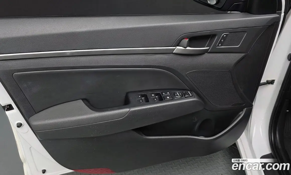 Hyundai Avante 2017 1.6 автомат (гидро), фото 13