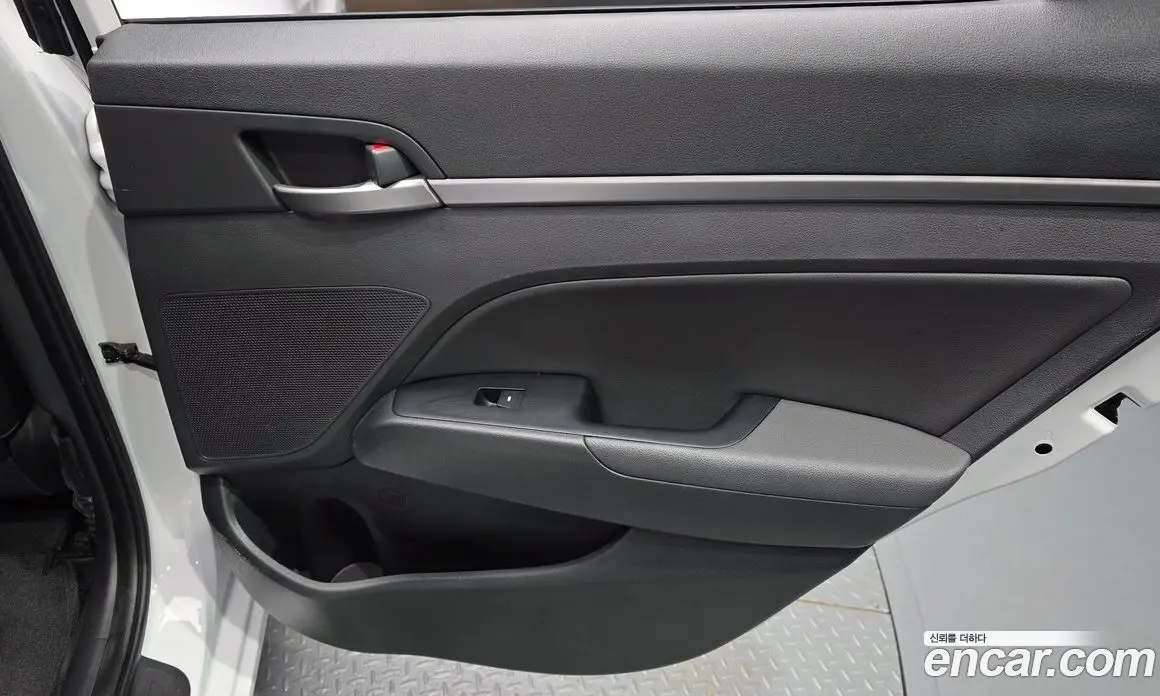 Hyundai Avante 2017 1.6 автомат (гидро), фото 14