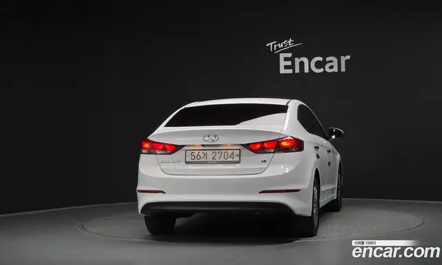 Hyundai Avante 2017 1.6 автомат (гидро), миниатюра 3
