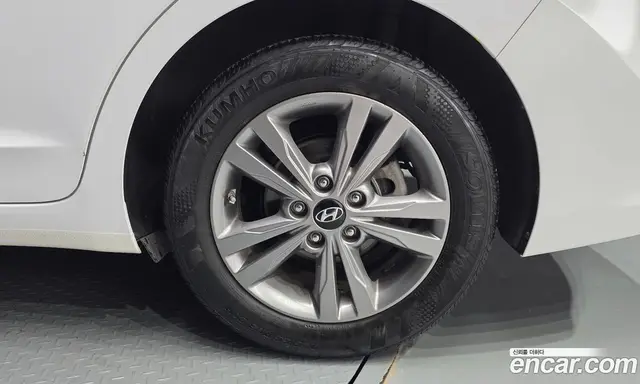 Hyundai Avante 2017 1.6 автомат (гидро), миниатюра 6