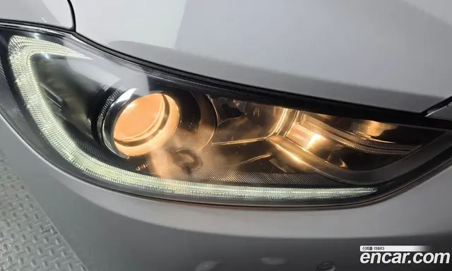 Hyundai Avante 2017 1.6 автомат (гидро), миниатюра 7