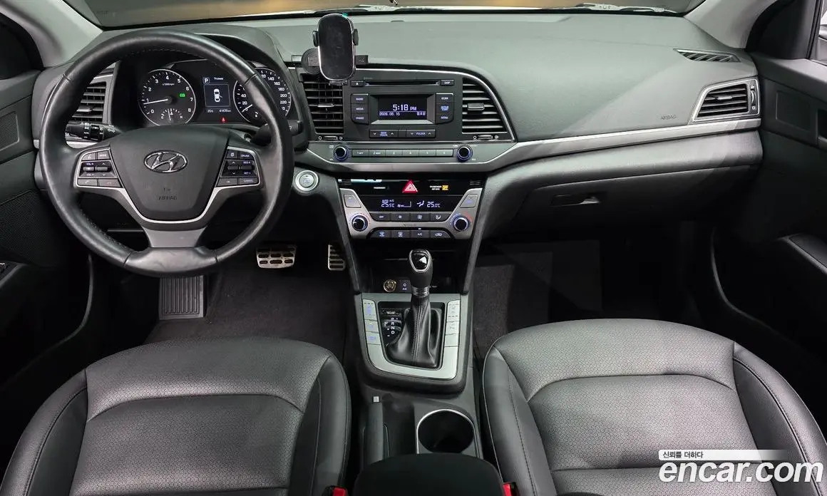 Hyundai Avante 2017 1.6 автомат (гидро), фото 9